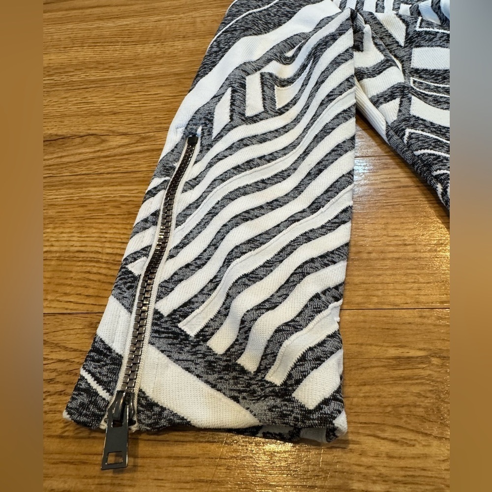 Joseph Ribkoff Structured Geometric Zip Jacket - Picture 8 of 12
